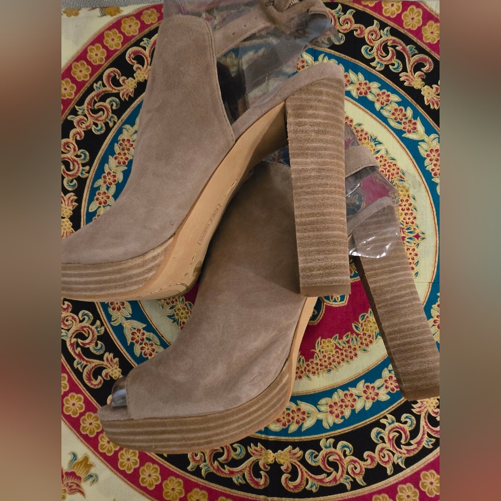 Vince Camuto Women's Taupe Suede Peep-Toe Heels